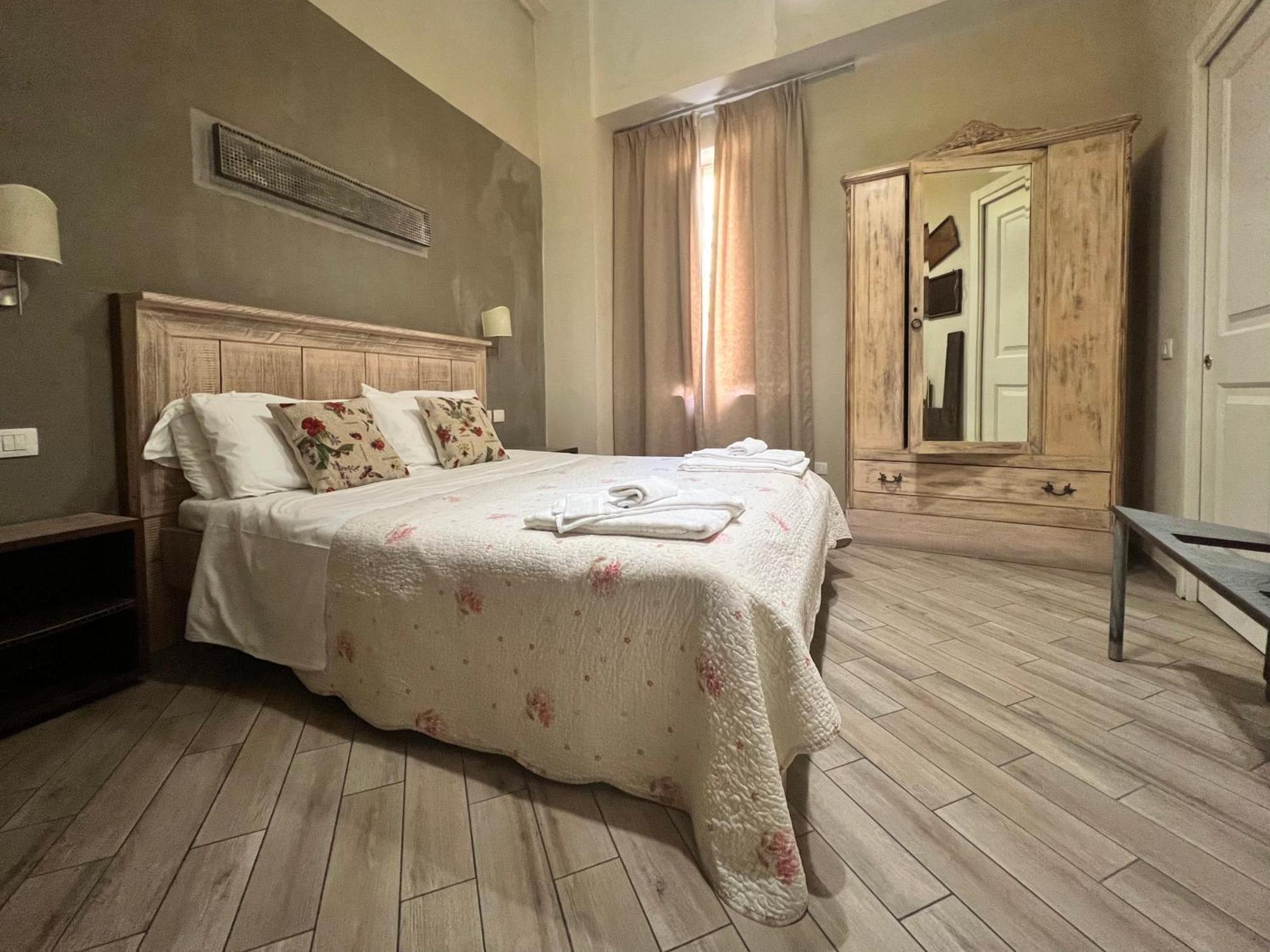 Double Room Private Bathroom